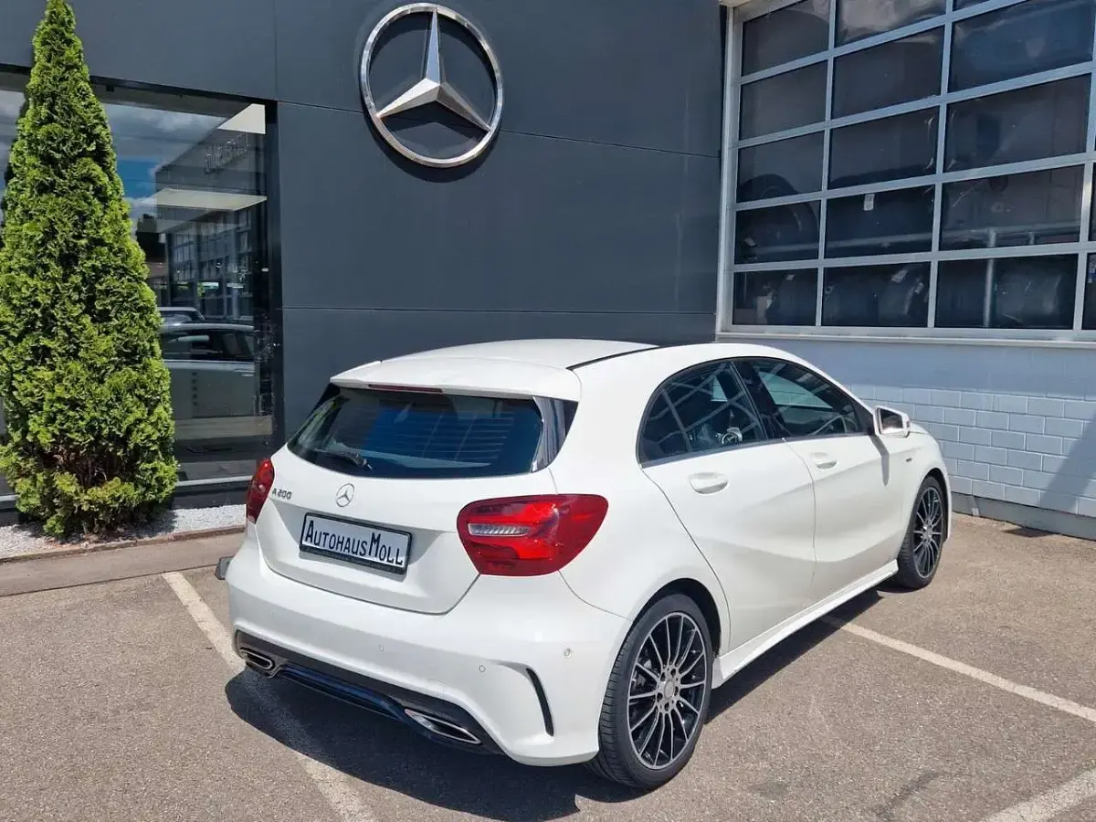 Gebraucht Mercedes A200 AMG 156 PS (114 kW) 2018 Weiß Limousine
