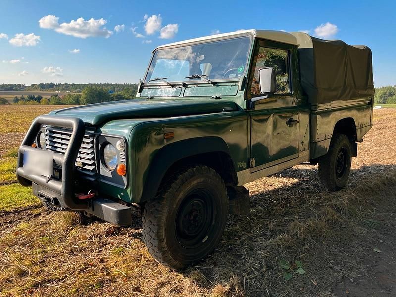 Grün Gebraucht 2002 Land Rover Defender SUV | 19.900 € - Bild 1/4