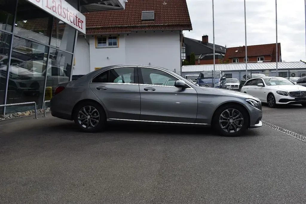 Gebraucht Mercedes C300e Avantgarde 204 PS (150 kW) 2015 Silber Limousine