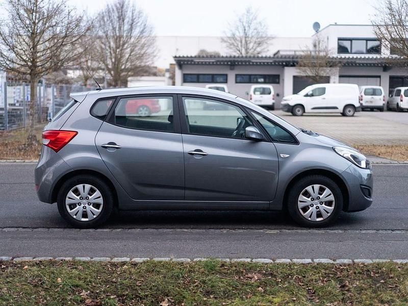 Gebraucht Hyundai ix20 Edition 90 PS (66 kW) 2014 Silber Kleinwagen