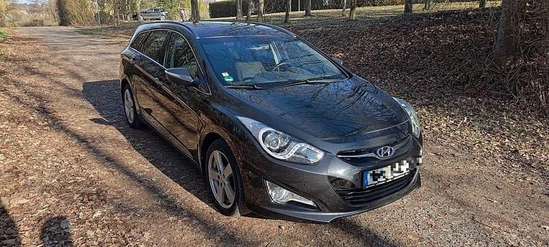 Gebraucht Hyundai i40 135 PS (99 kW) 2012 Grau Kombi