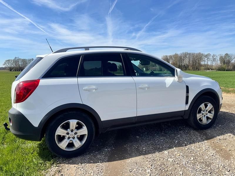 Gebraucht Opel Antara 163 PS (119 kW) 2013 Weiß SUV
