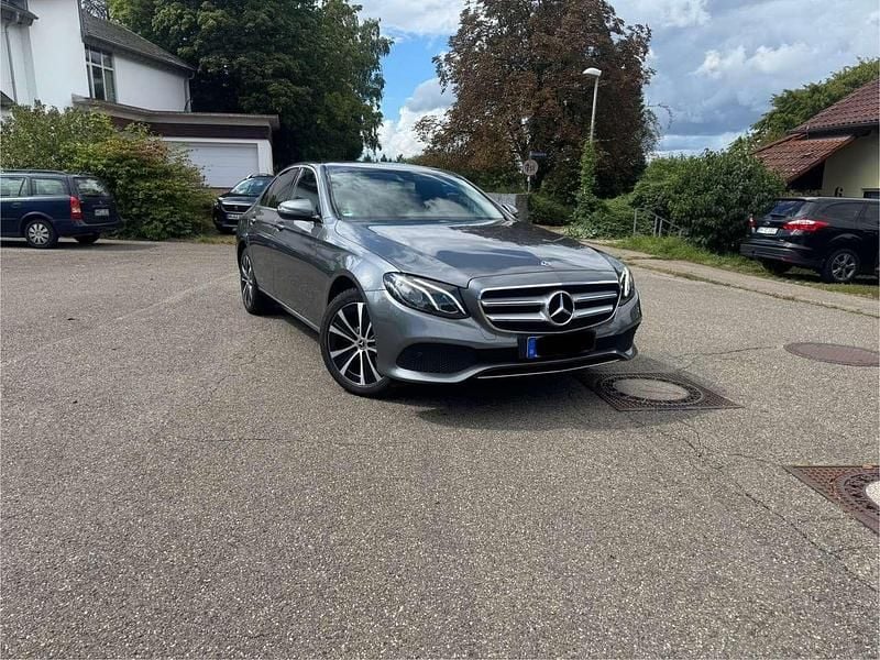 Gebraucht 2018 Mercedes E200 Avantgarde Limousine | 23.750 € (Guter Preis) - Bild 1/4