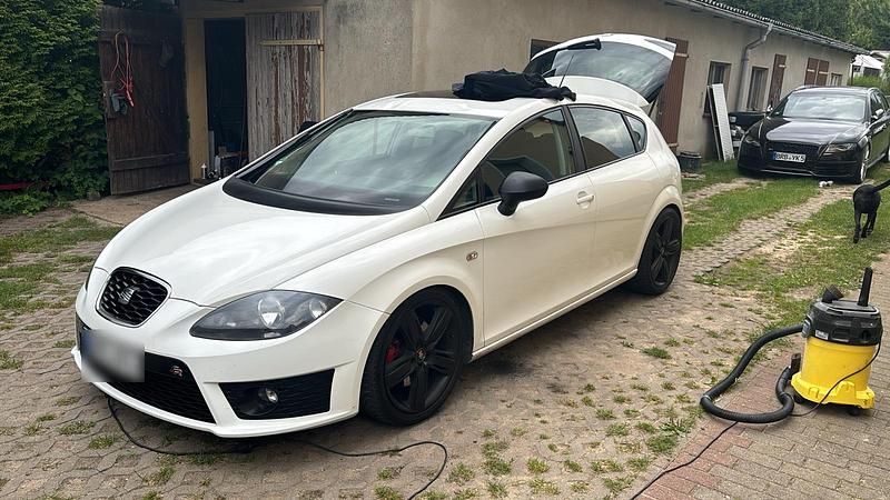 Gebraucht Seat Leon FR 211 PS (155 kW) 2010 Weiß Kleinwagen