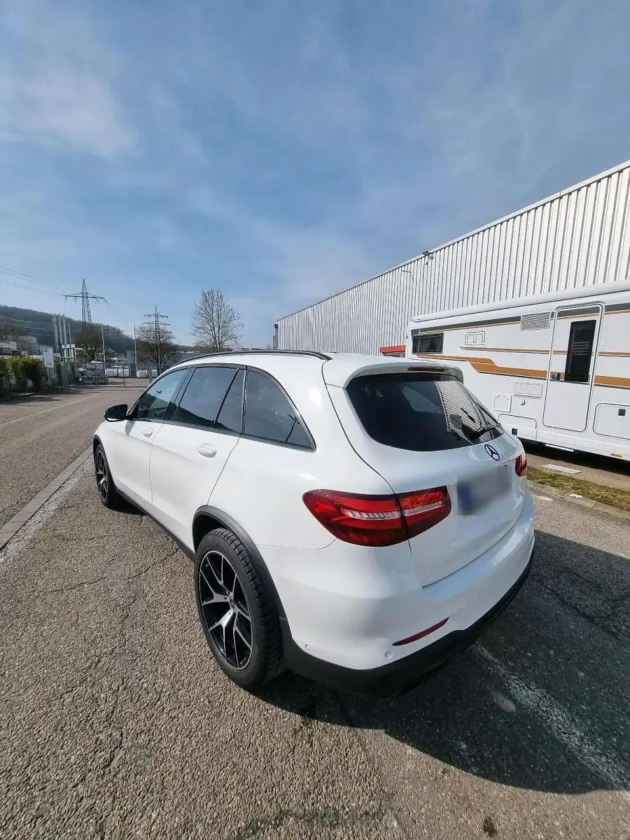 Gebraucht Mercedes GLC220 AMG line 170 PS (125 kW) 2017 Weiß SUV