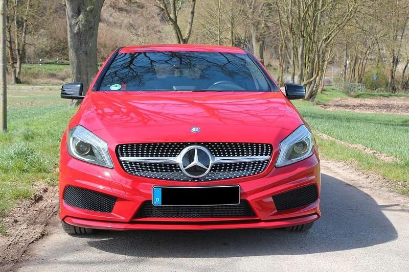 Gebraucht Mercedes A250 211 PS (155 kW) 2013 Rot Limousine