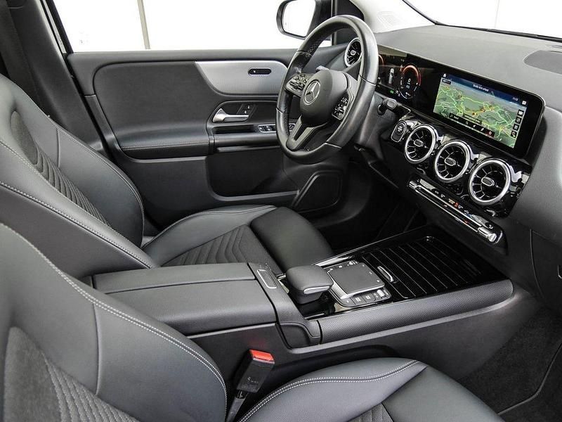 Gebraucht Mercedes B250e Style 218 PS (160 kW) 2022 Schwarz Kleinwagen