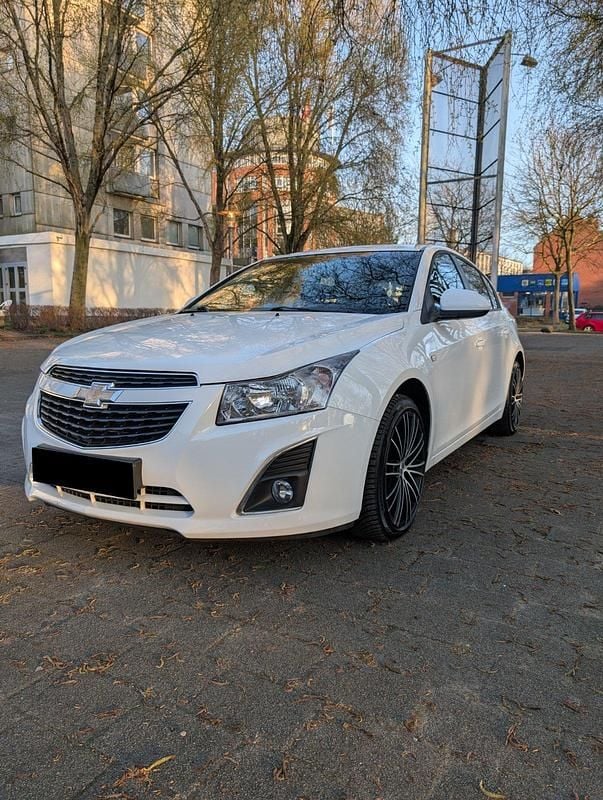 Weiß Gebraucht 2013 Chevrolet Cruze LT Kleinwagen | 7.500 € (Teuer) - Bild 1/4
