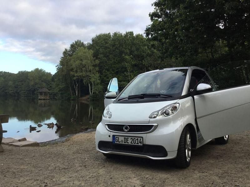 Weiß Gebraucht 2012 Smart ForTwo Cabrio Pulse Cabrio | 7.900 € (Fairer Preis) - Bild 1/4