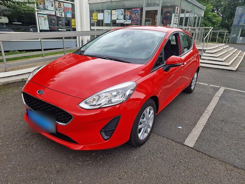Rot Gebraucht 2020 Ford Fiesta Cool & Connect Limousine | 12.450 € - Bild 1/4