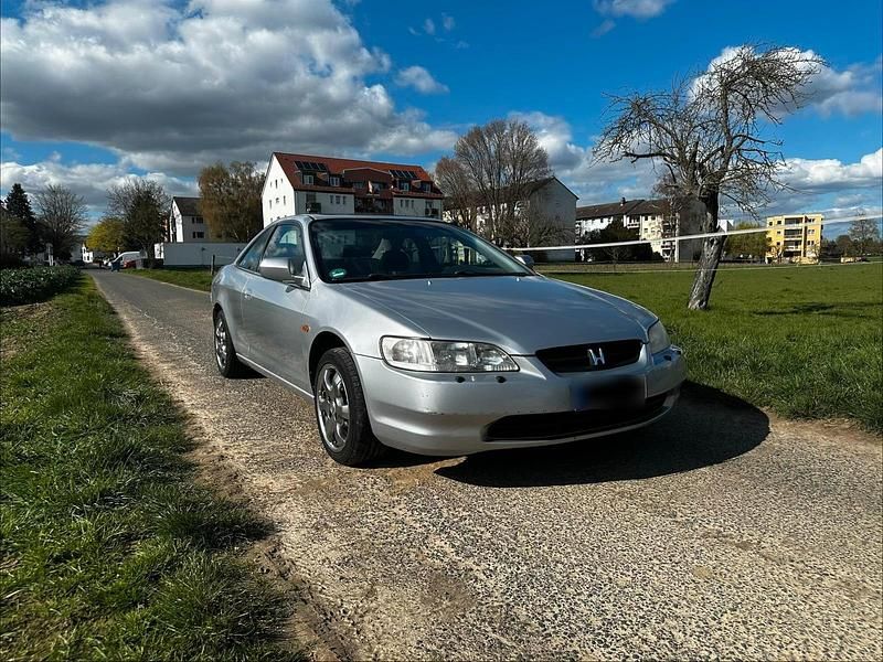 Gebraucht Honda Accord 147 PS (108 kW) 2001 Silber Coupé