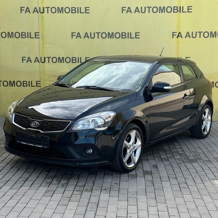 Second-hand Kia ProCeed 116 CP (85 kW) 2008 Negru Hatchback