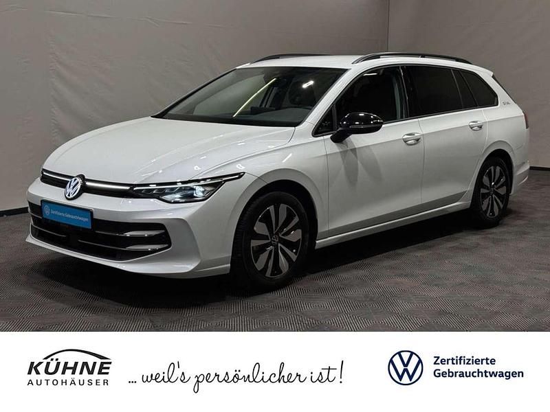 Oryxweiß perlmutteffekt Gebraucht 2024 VW Golf VIII Goal Kombi | 30.930 € (Superpreis) - Bild 1/3