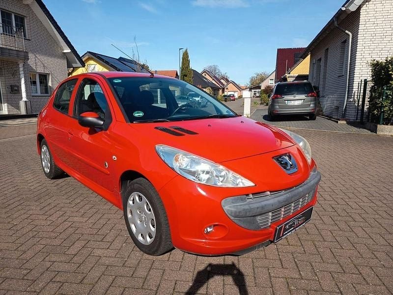 Gebraucht Peugeot 206 73 PS (53 kW) 2012 Rot Limousine
