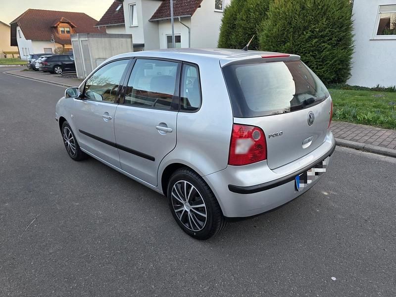 Gebraucht VW Polo 64 PS (47 kW) 2003 Silber Kleinwagen