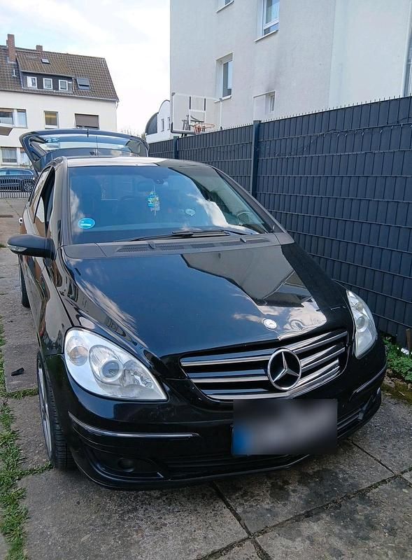 Gebraucht Mercedes B180 109 PS (80 kW) 2008 Schwarz Van / Kleinbus