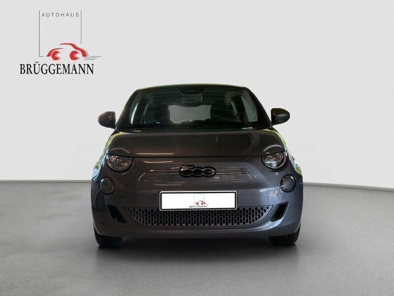 Gebraucht Fiat 500e Action 69 kW (95 PS) 2022 Mineral grau Kleinwagen