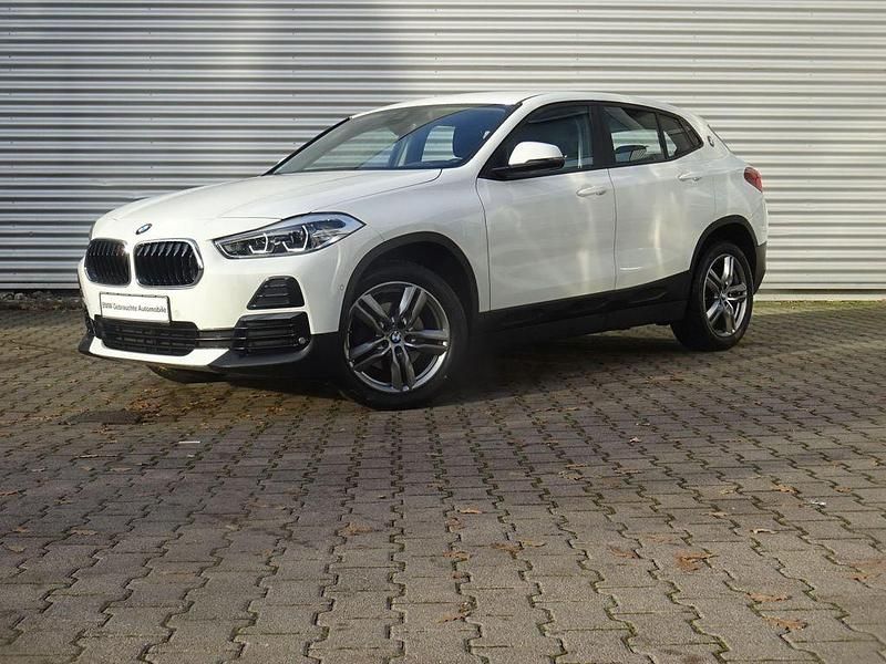 Alpinweiß uni Gebraucht 2022 BMW X2 Advantage SUV | 24.795 € (Teuer) - Bild 1/4