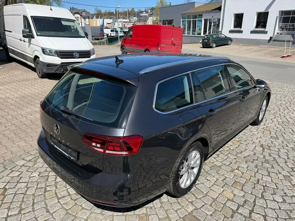 Usata VW Passat Business 150 CV (110 kW) 2023 Grigio Station wagon