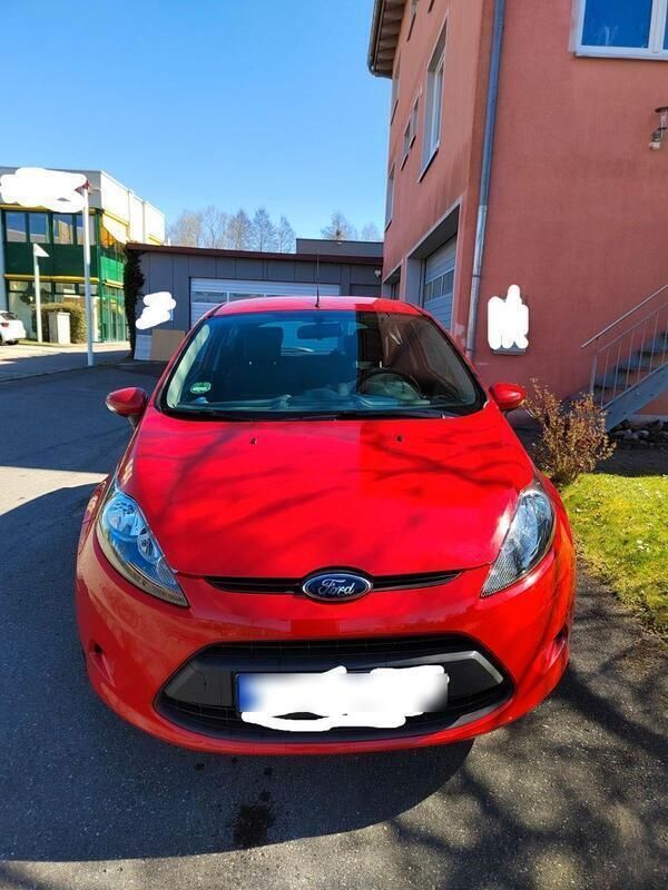 Rot Gebraucht 2010 Ford Fiesta Trend Kleinwagen | 3.300 € (Fairer Preis) - Bild 1/4