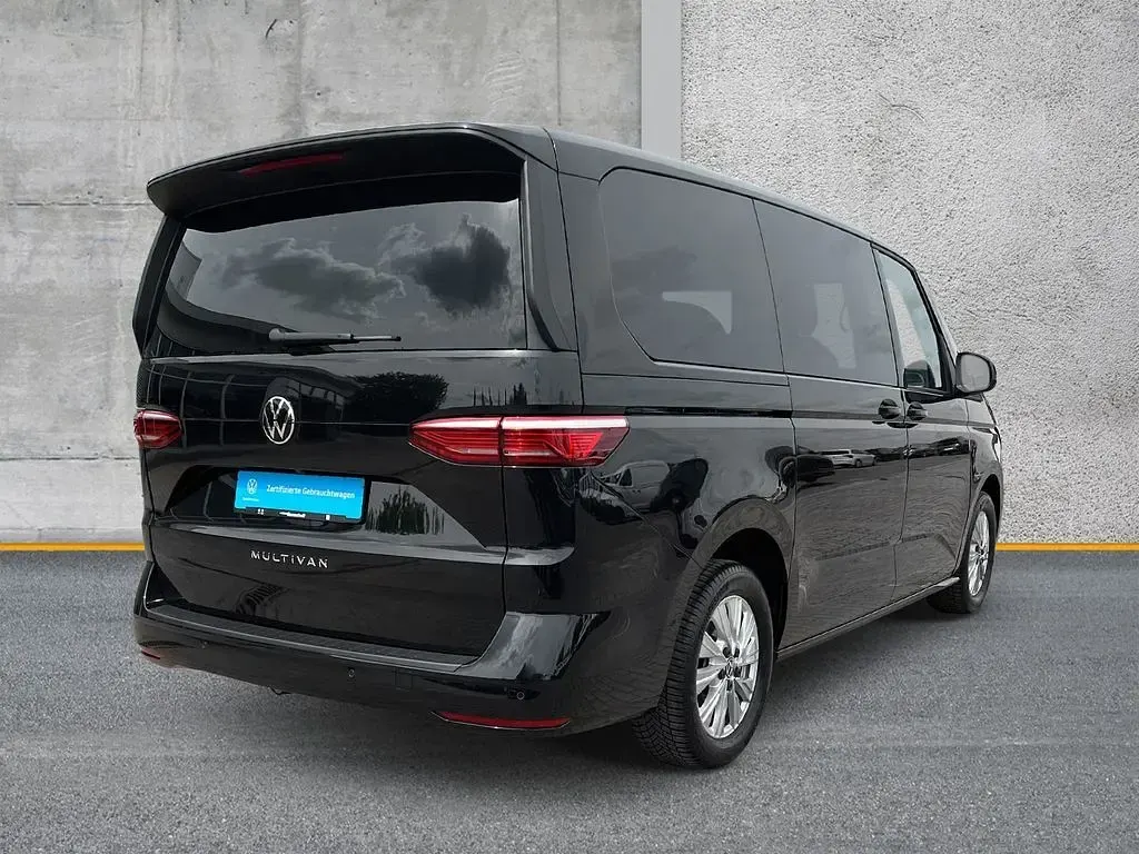 Gebraucht VW T7 Life 150 PS (110 kW) 2025 Deep black perleffekt Van
