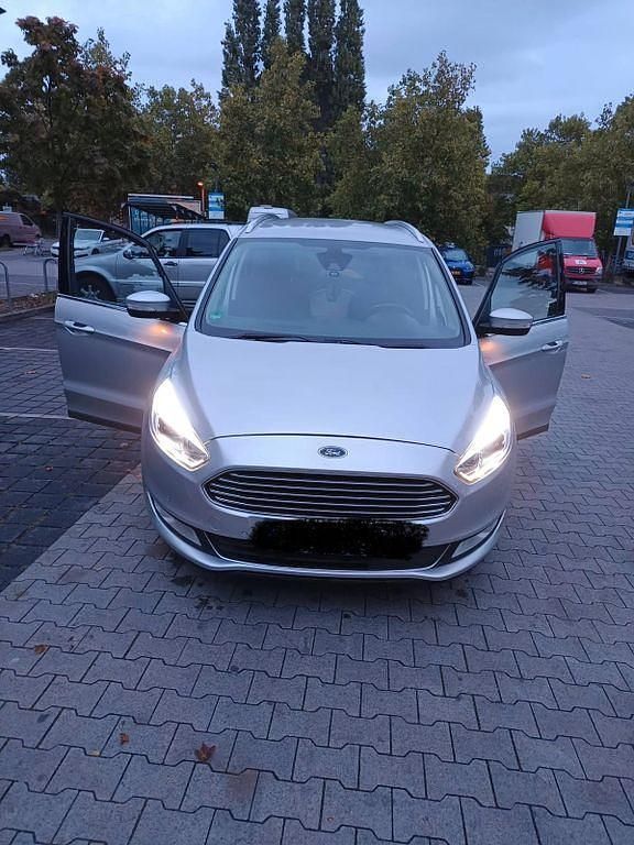Silber Gebraucht 2017 Ford Galaxy Trend Van / Kleinbus | 15.590 € (Teuer) - Bild 1/4