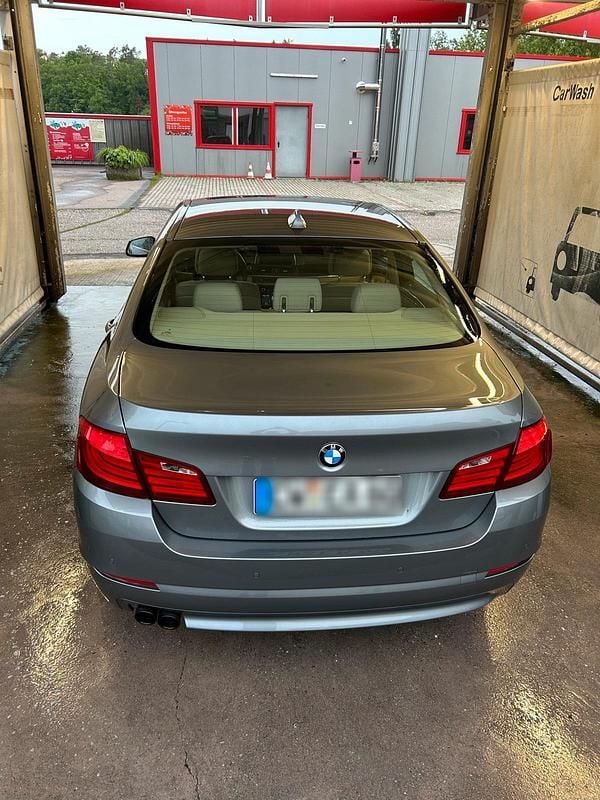 Gebraucht BMW 523 204 PS (150 kW) 2010 Grau Limousine