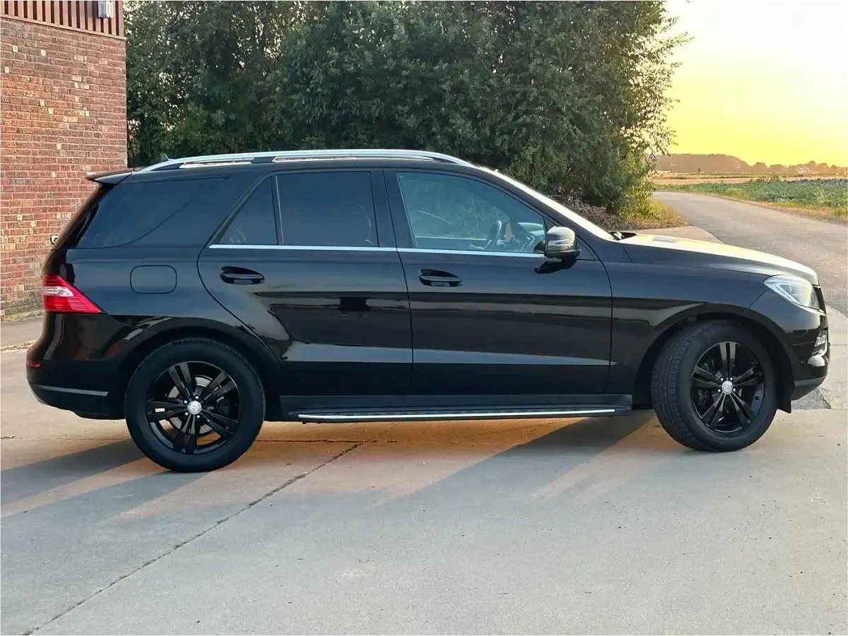 Gebraucht Mercedes ML350 258 PS (189 kW) 2013 Schwarz SUV