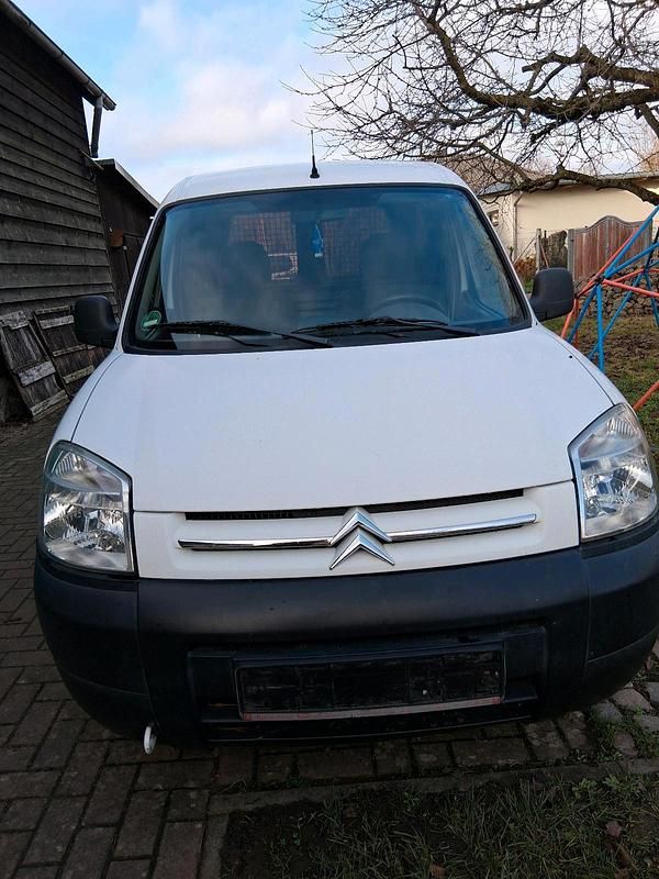 Weiß Gebraucht 2009 Citroën Berlingo Van / Kleinbus | 2.000 € (Superpreis) - Bild 1/4