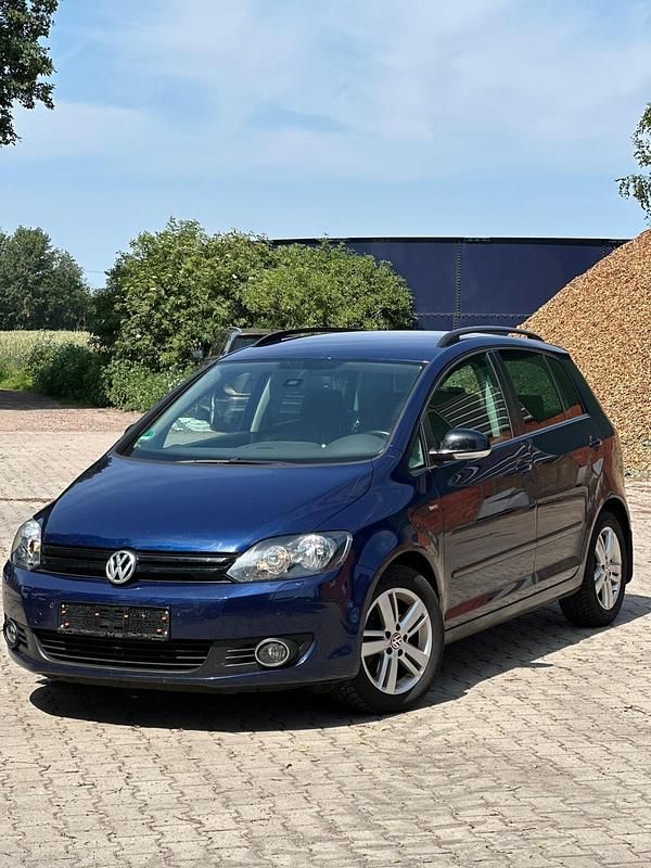 Blau Gebraucht 2013 VW Golf VI Match Limousine | 4.299 € (Guter Preis) - Bild 1/4
