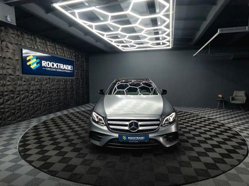 Gebraucht Mercedes E300 AMG 122 PS (89 kW) 2019 Andere Limousine