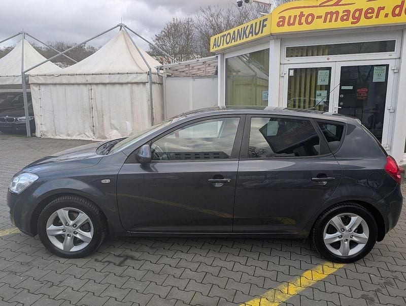 Gebraucht Kia Ceed 126 PS (92 kW) 2009 Grau Kleinwagen