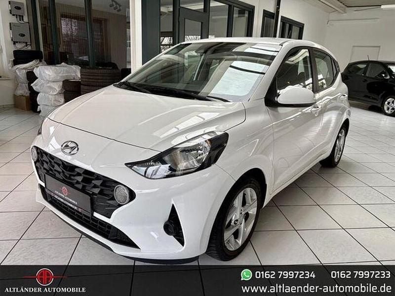Weiß Gebraucht 2022 Hyundai i10 Trend Kleinwagen | 13.999 € (Fairer Preis) - Bild 1/4