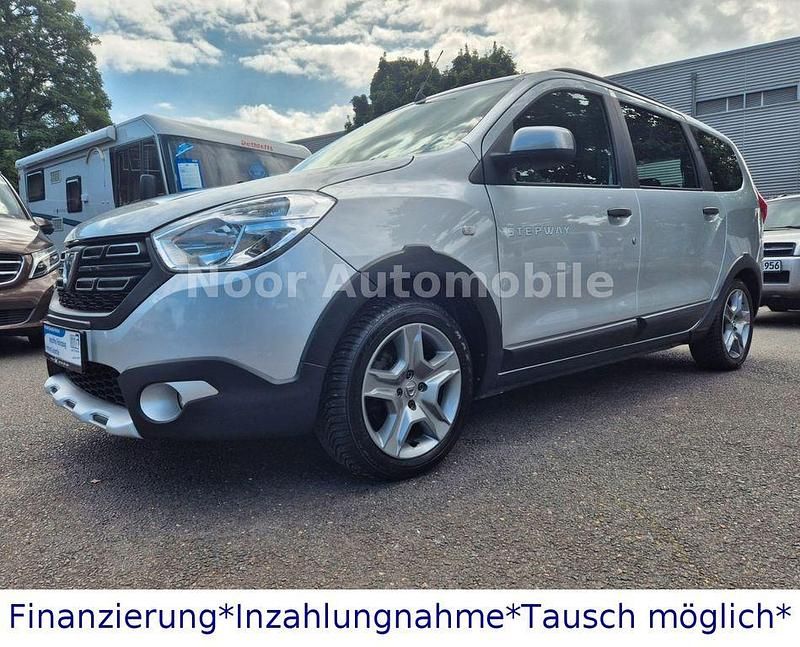 Silber Gebraucht 2021 Dacia Lodgy Stepway Van / Kleinbus | 14.950 € (Fairer Preis) - Bild 1/4