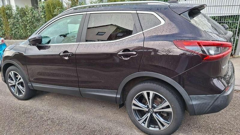 Violett Gebraucht 2019 Nissan Qashqai N-Connecta SUV | 19.500 € (Fairer Preis) - Bild 1/2