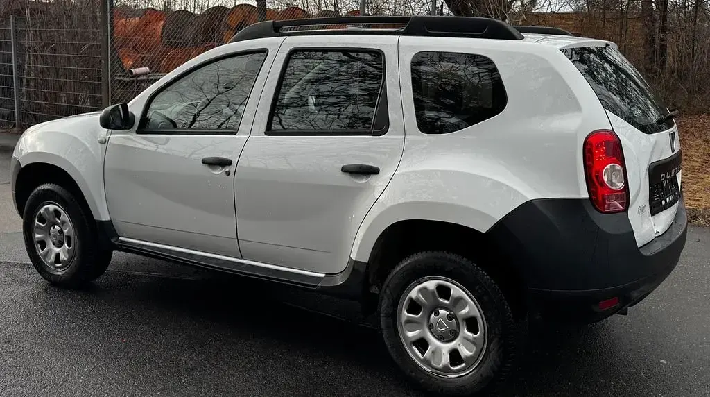 Usata Dacia Duster Basis 105 CV (77 kW) 2013 Bianco SUV