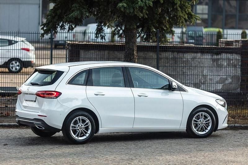 Gebraucht Mercedes B200 150 PS (110 kW) 2020 Weiß Van / Kleinbus