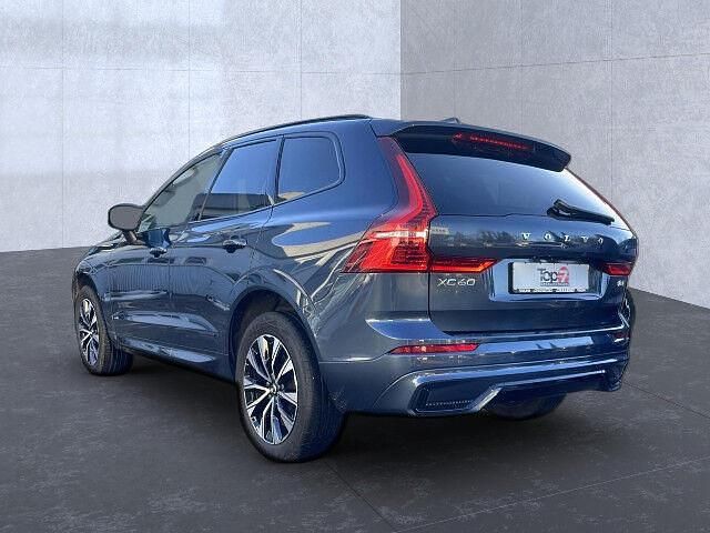 Gebraucht Volvo XC60 Plus 197 PS (144 kW) 2022 Denim blue (metallic) SUV
