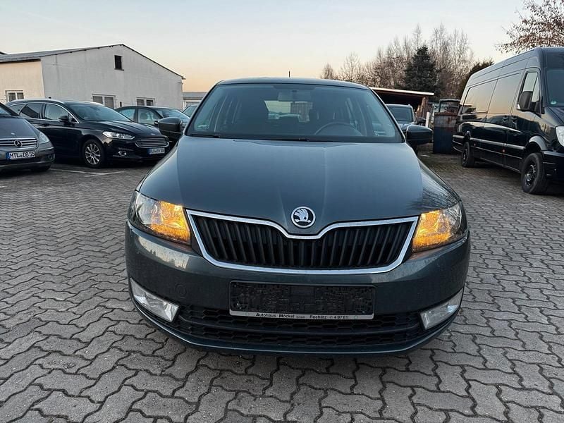 Grau Gebraucht 2015 Skoda Rapid Kombi | 4.000 € (Superpreis) - Bild 1/4