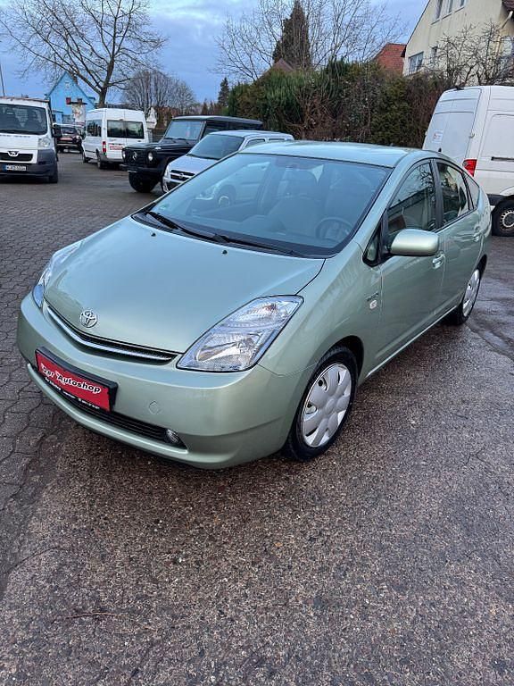 Grün Gebraucht 2007 Toyota Prius Sol Limousine | 8.950 € (Teuer) - Bild 1/4