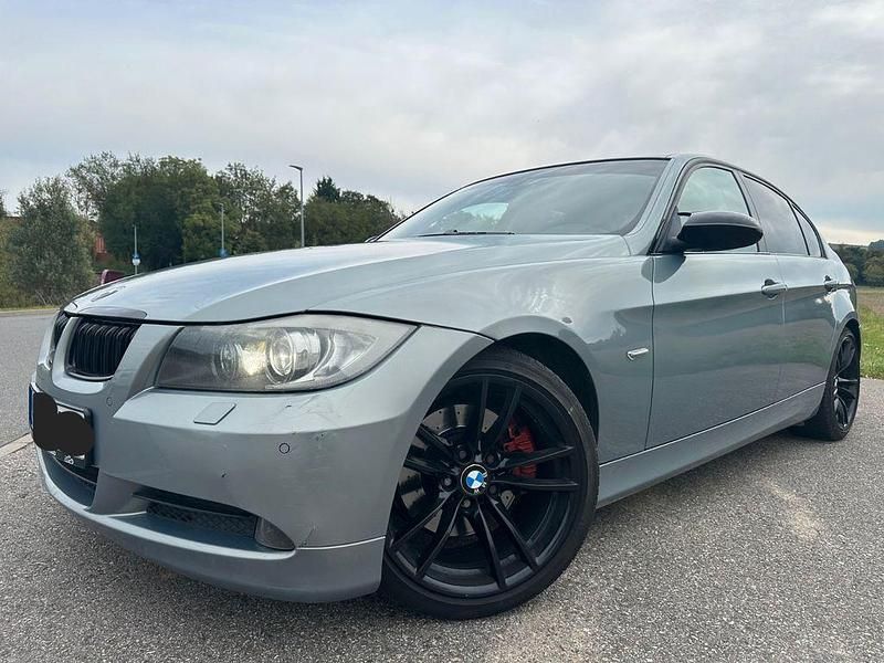 Grau Gebraucht 2006 BMW 330 Sport Line Limousine | 8.999 € (Guter Preis) - Bild 1/4