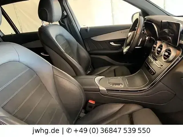 Gebraucht Mercedes GLC220 AMG 194 PS (142 kW) 2021 Schwarz/baltic black (metallic) SUV