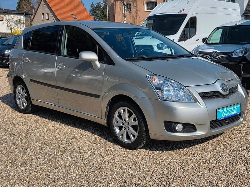 Gebraucht Toyota Corolla Verso 129 PS (94 kW) 2008 Silber Van / Kleinbus