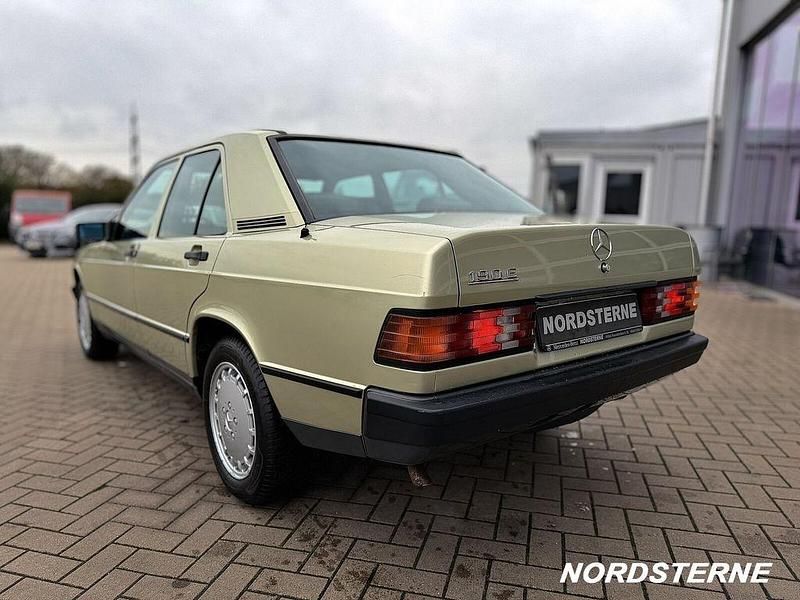 Gebraucht Mercedes 190 1986 Helles mintgrün Limousine