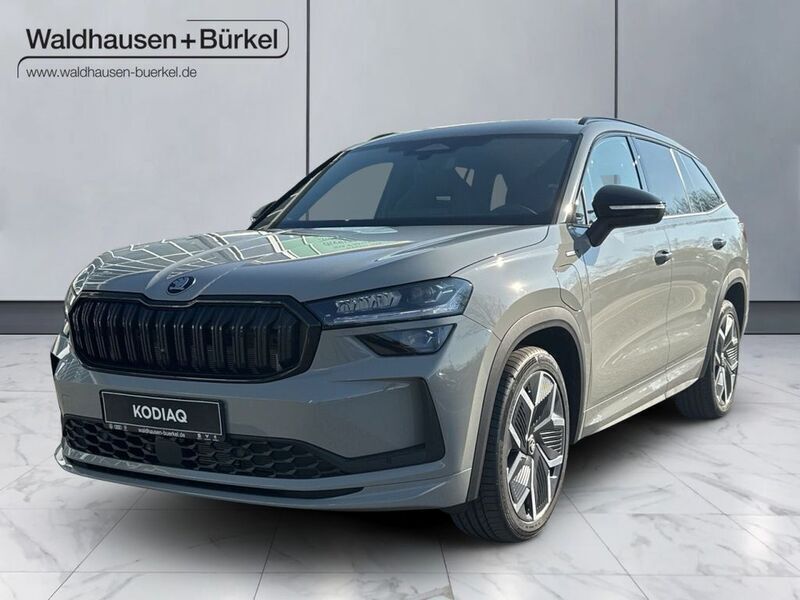 Steelgrau Neu 2025 Skoda Kodiaq SportLine SUV | 51.990 € - Bild 1/4