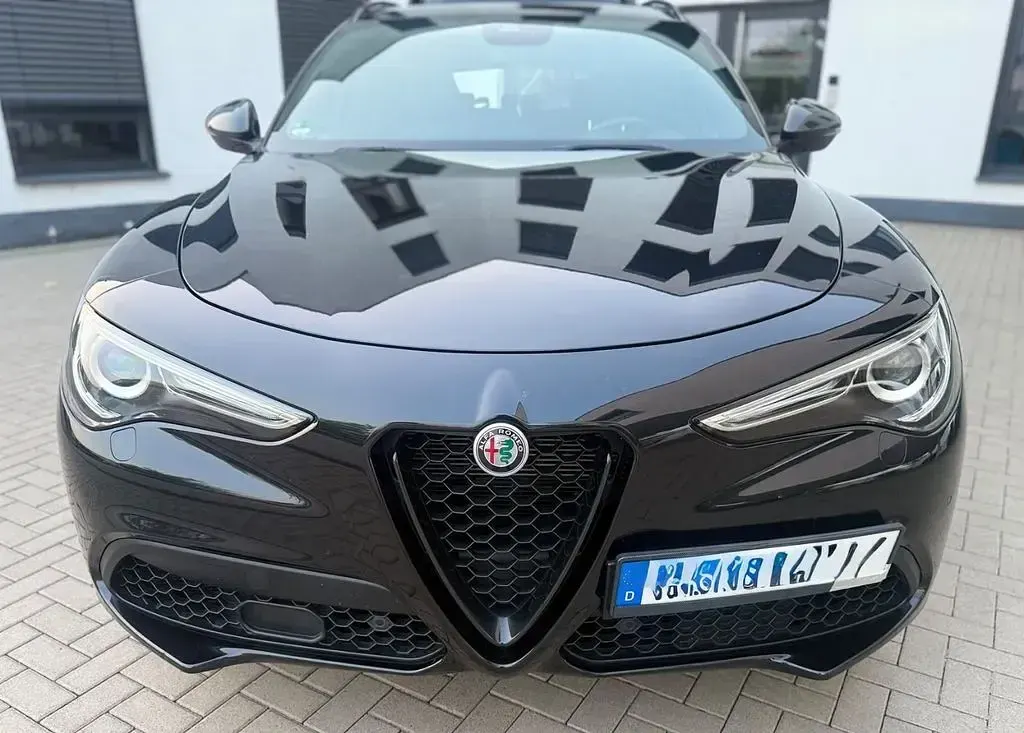Gebraucht Alfa Romeo Stelvio Tech Edition 280 PS (205 kW) 2019 Schwarz SUV