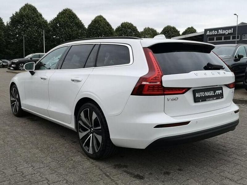 Gebraucht Volvo V60 Core 197 PS (144 kW) 2022 Weiß Kombi