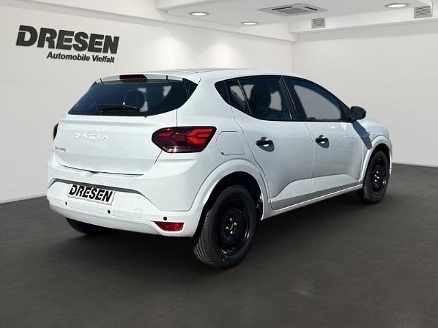 Neu Dacia Sandero Essentiel 91 PS (66 kW) 2025 Weiss Kleinwagen