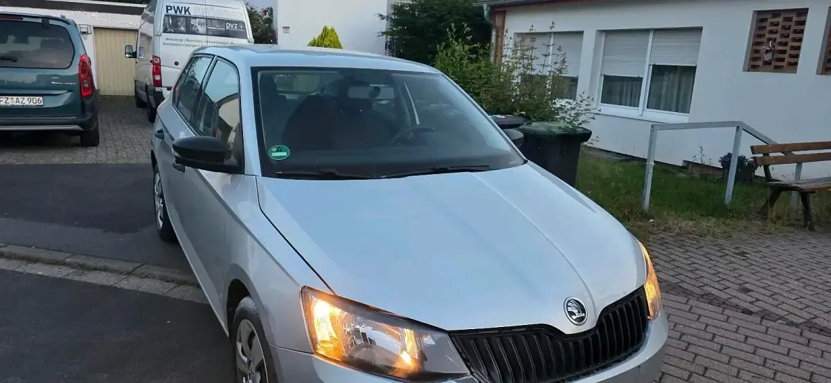 Gebraucht Skoda Fabia 60 PS (44 kW) 2016 Silber Kleinwagen