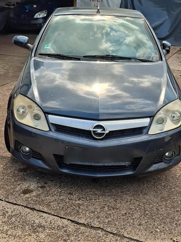 Grau Gebraucht 2008 Opel Tigra Cabrio | 790 € (Superpreis) - Bild 1/4